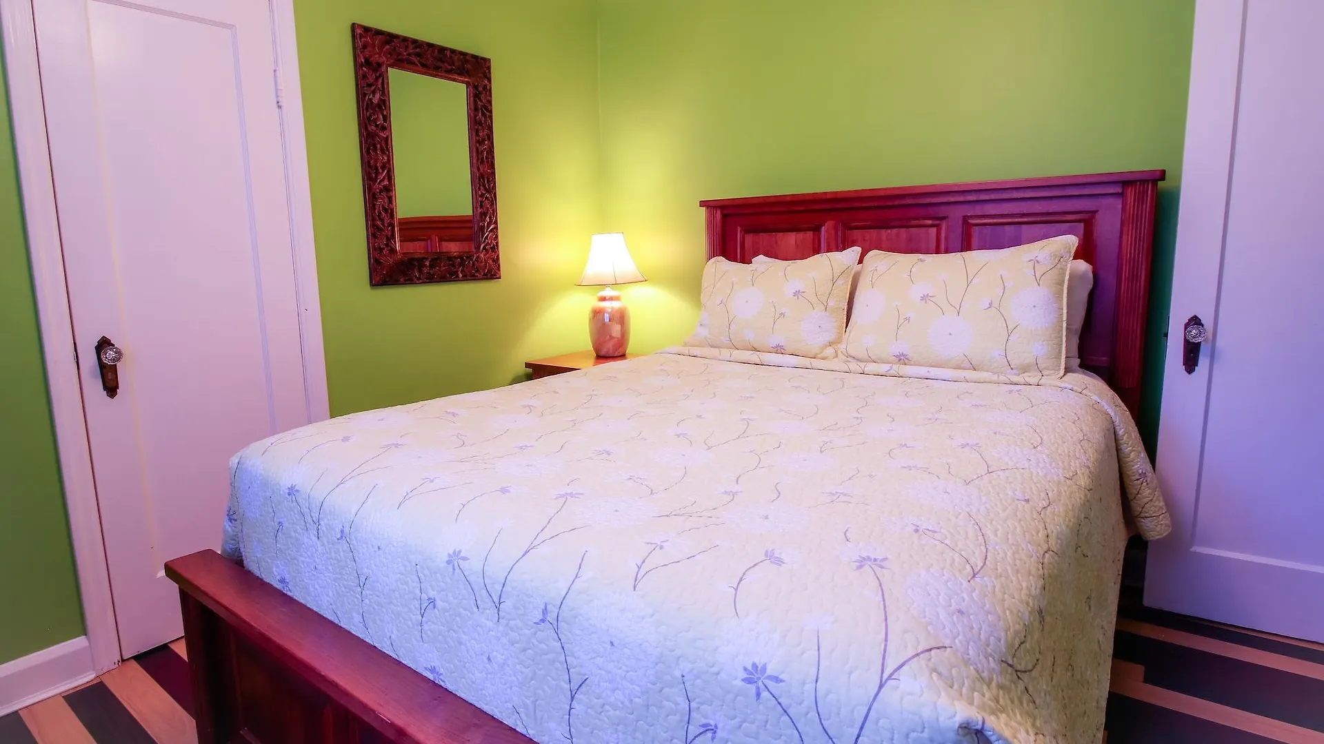 Hotel James Bay Inn Hotel, Suites & Cottage Victoria