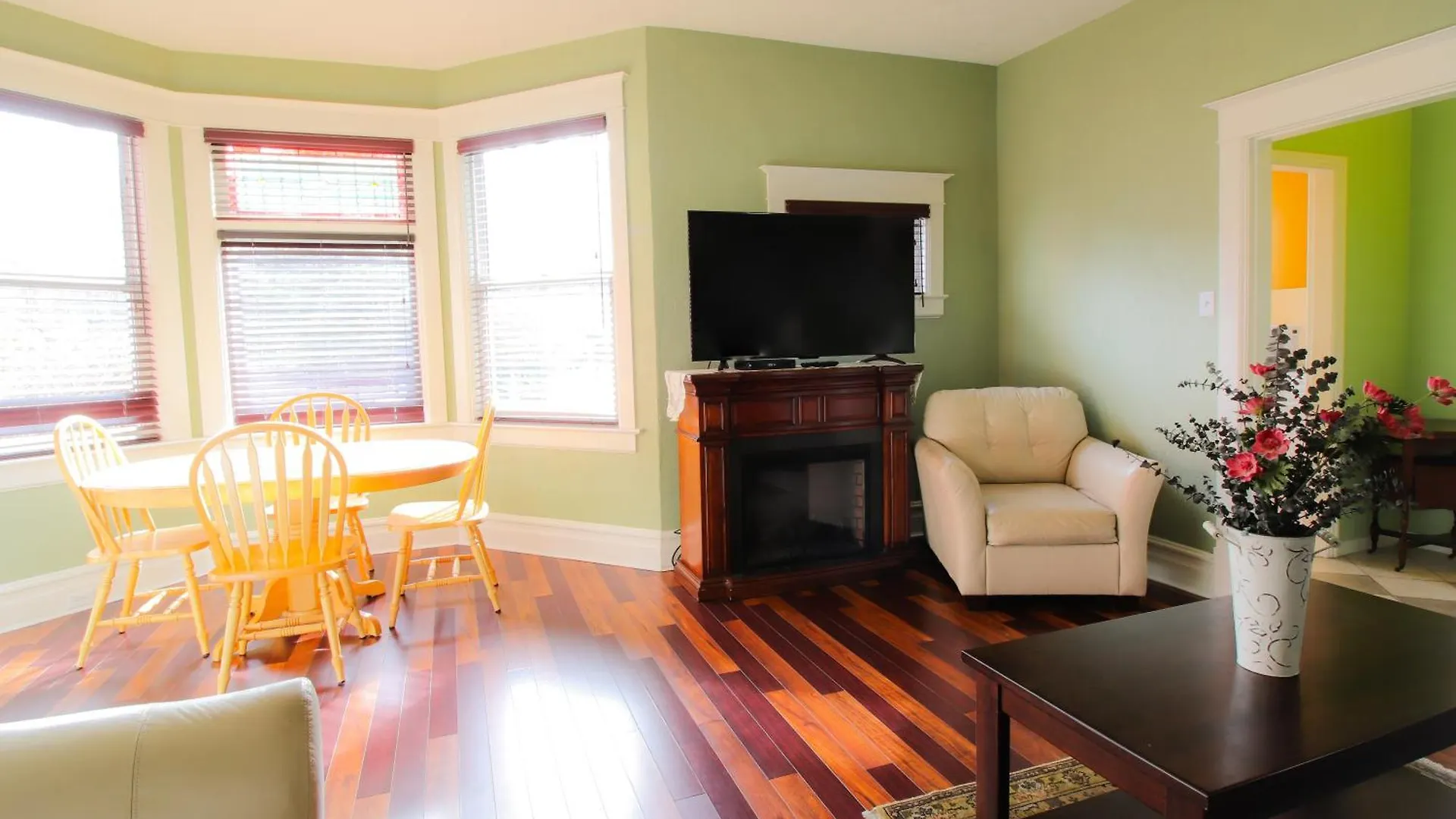 James Bay Inn Hotel, Suites & Cottage Victoria 3*,