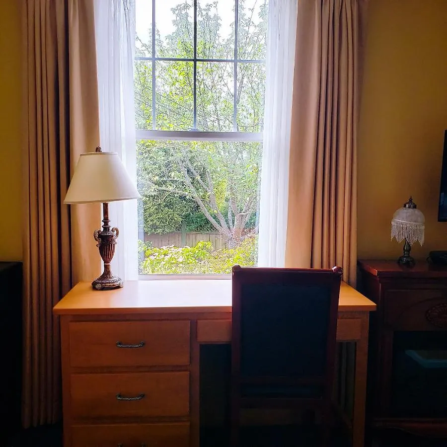 James Bay Inn Hotel, Suites & Cottage Victoria